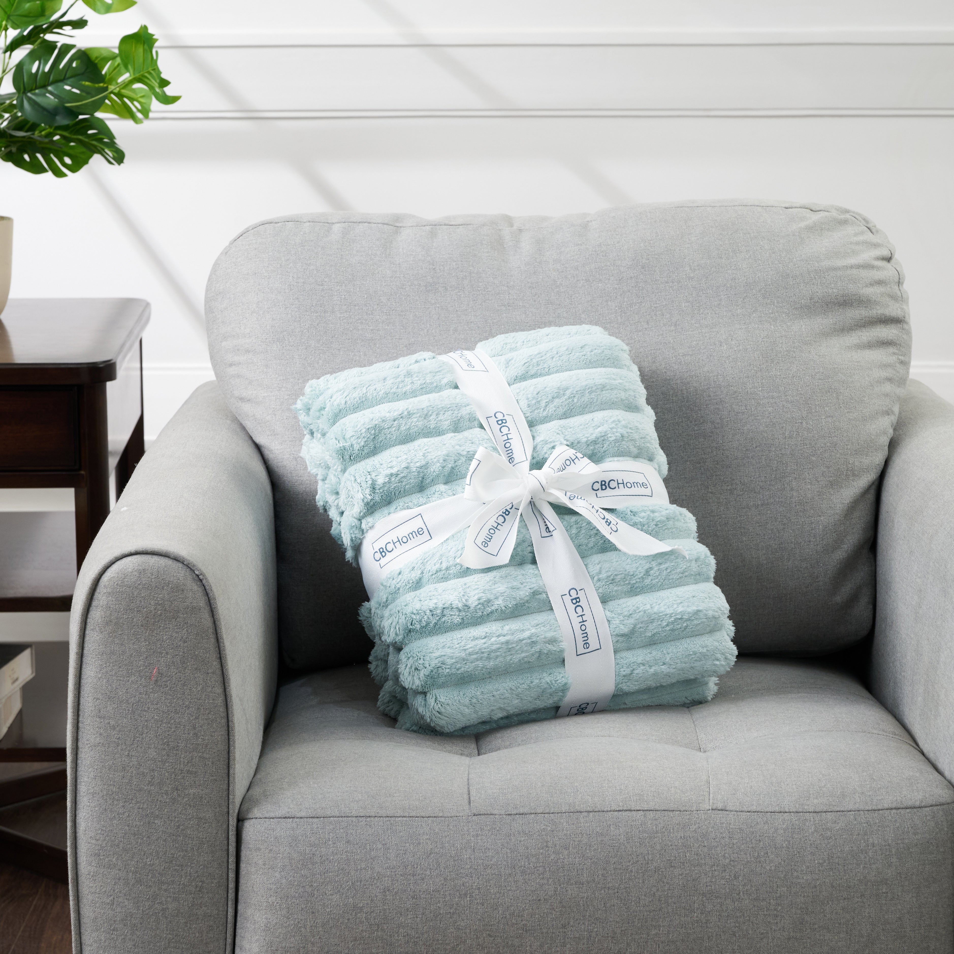 CBCHome Jumbo Velvet Plush Wide Ribbed Throw Blanket – CraftedbyCatherine